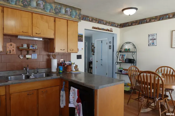 $139,000 | 667 Benard Street, Galesburg, IL 61401