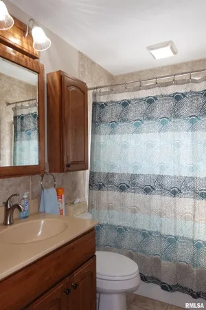 $139,000 | 667 Benard Street, Galesburg, IL 61401