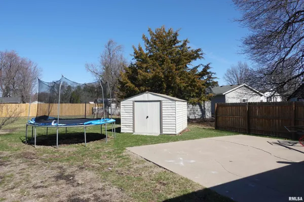 $139,000 | 667 Benard Street, Galesburg, IL 61401