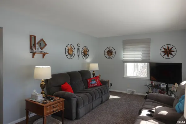 $139,000 | 667 Benard Street, Galesburg, IL 61401