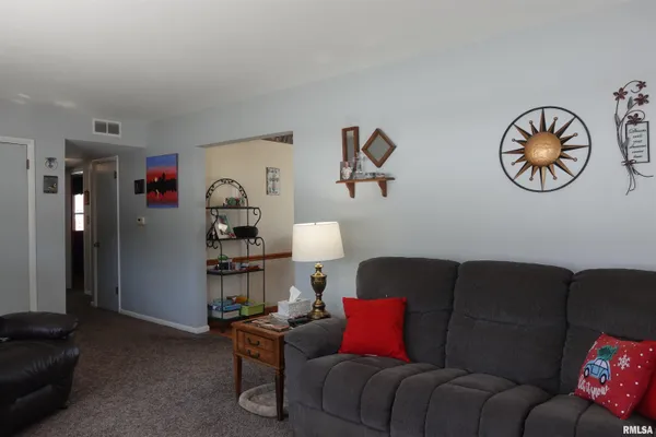 $139,000 | 667 Benard Street, Galesburg, IL 61401