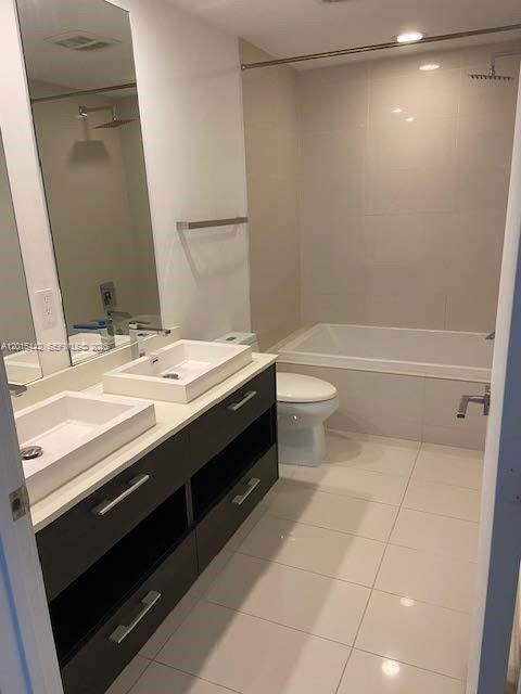 45 Southwest 9th Street, Unit 1007 Miami, FL 33130 - Photo 20 of 63