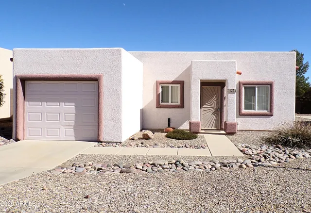 $1,095 | 427 South Clubhouse Lane, Sierra Vista, AZ 85635