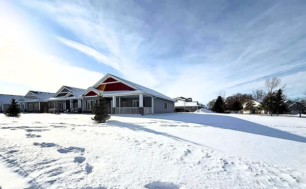 $330,000 | 801 Golden Way Northwest, Isanti, MN 55040