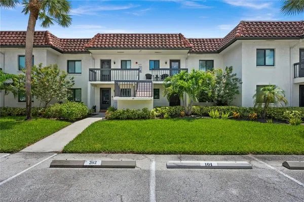 $168,000 | 4251 27th Court Southwest, Unit 104, Naples, FL 34116