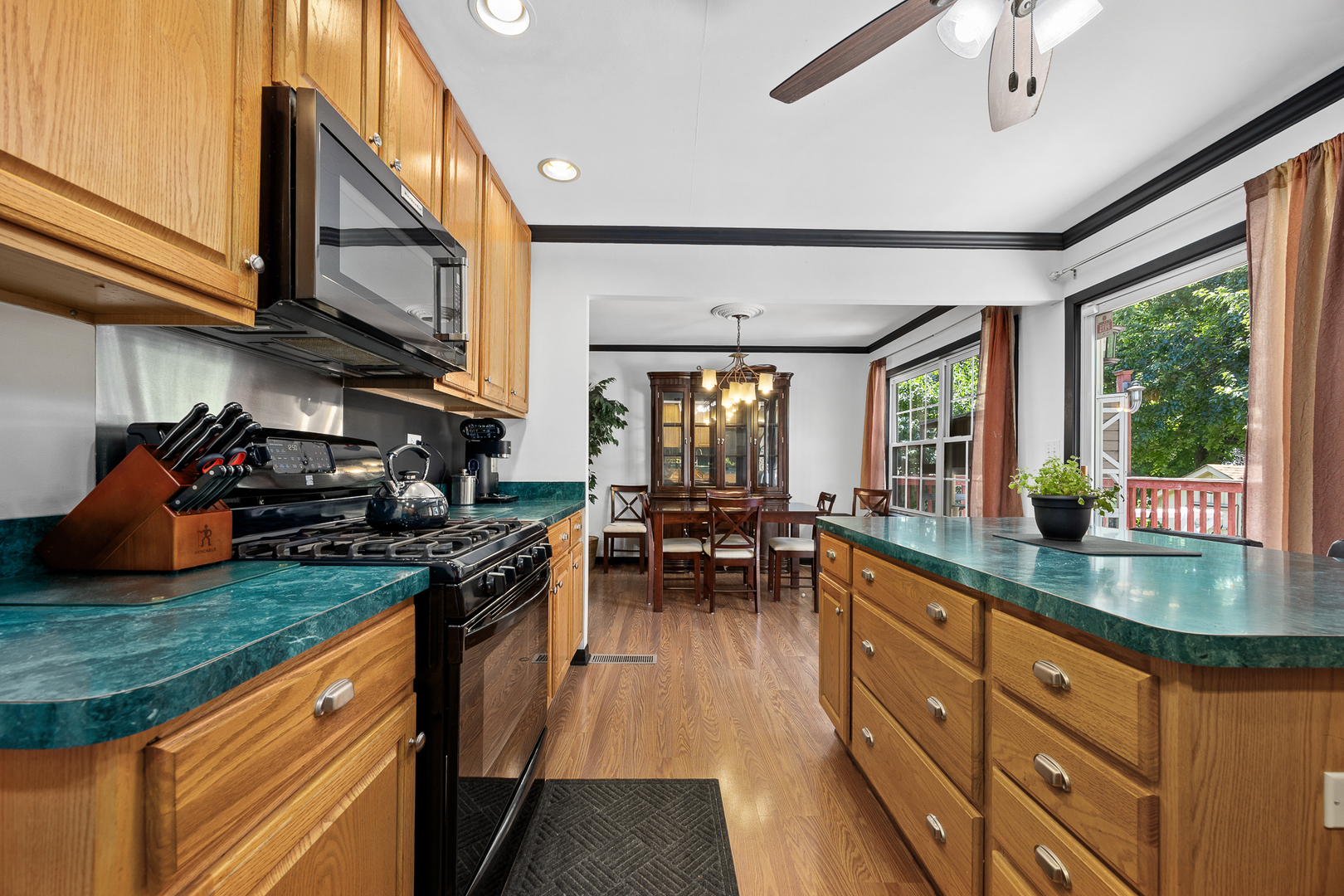 313 Bedford Road Bolingbrook, IL 60440 - Photo 11 of 38