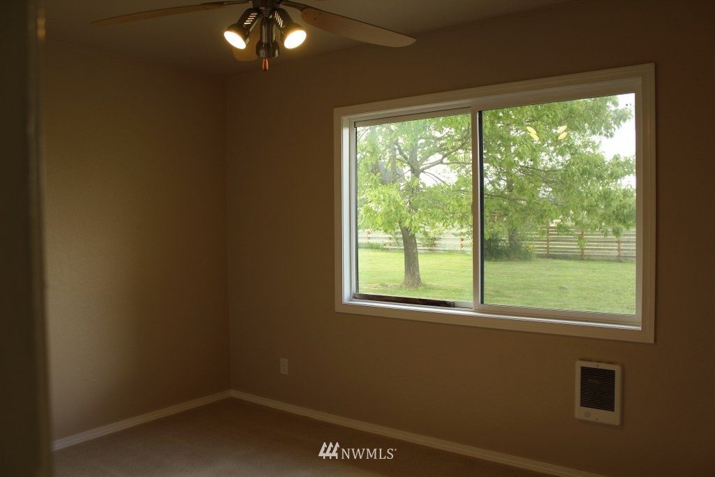 9141 178th Avenue Southwest Rochester, WA 98579 - Photo 7 of 25