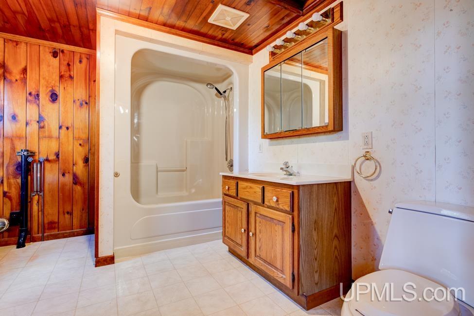 5369 Edgewater Beach Road Green Bay, WI 54311 - Photo 23 of 57 Gallery Image 23