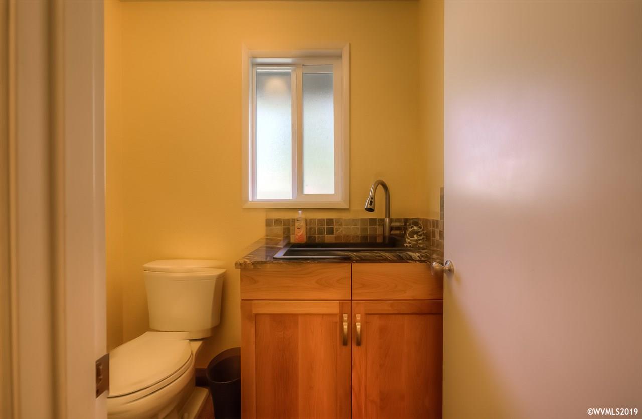 10730 Portland Road Northeast Salem, OR 97305 - Photo 16 of 42