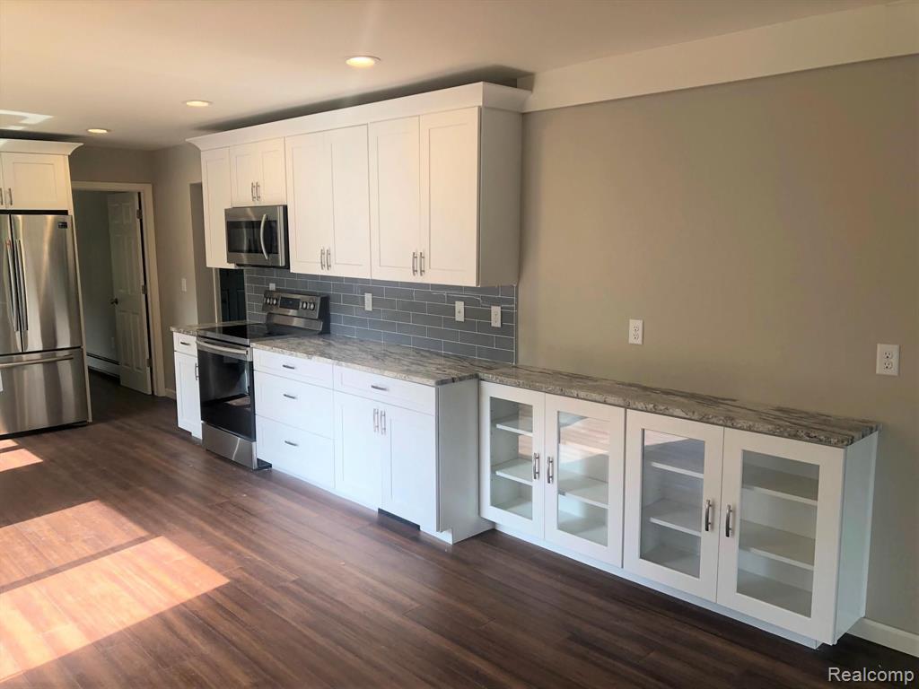 1601 Ridge Road Highland, MI 48356 - Photo 12 of 50 Gallery Image 12