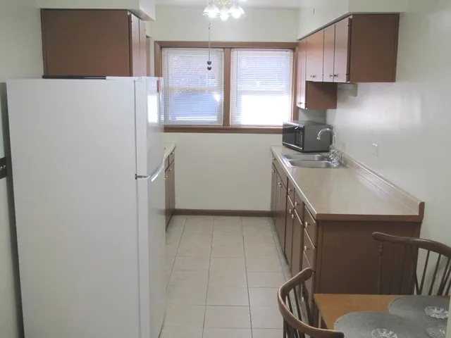 $1,500 | 33 North Clifton Avenue, Unit 101, Park Ridge, IL 60068