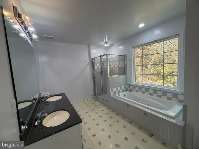 $530,000 | 33 Brookstone Drive, Fredericksburg, VA 22405