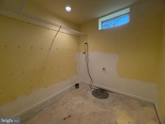 $530,000 | 33 Brookstone Drive, Fredericksburg, VA 22405