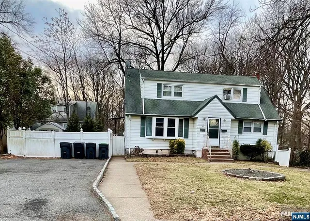 $819,000 | 2 Van Valkenburgh Avenue, Bergenfield, NJ 07621