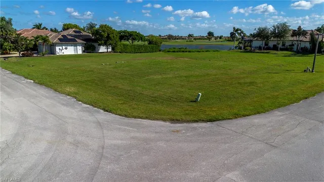a view of building with outdoor space