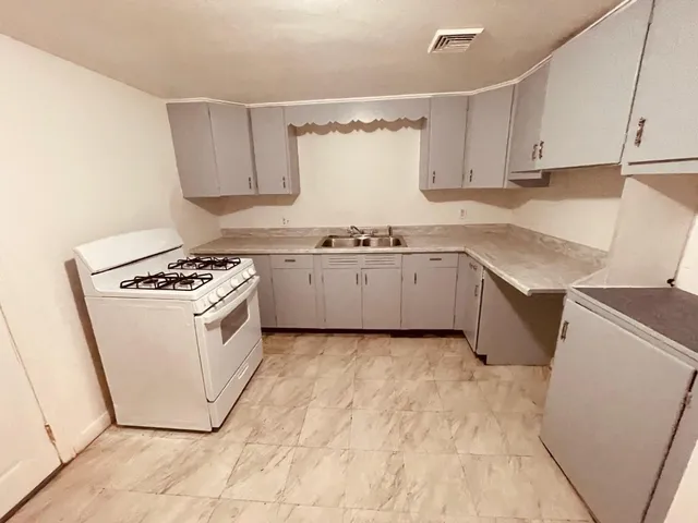 $1,200 | 65 North Harrison Street, Johnson City, NY 13790