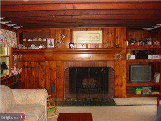 2055 Huntingdon Road Huntingdon Valley, PA 19006 - Photo 3 of 6 Gallery Image 3