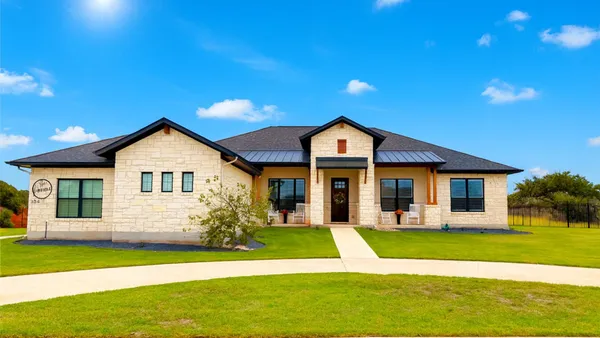 $799,000 | 304 Buffalo Trail, Liberty Hill, TX 78642