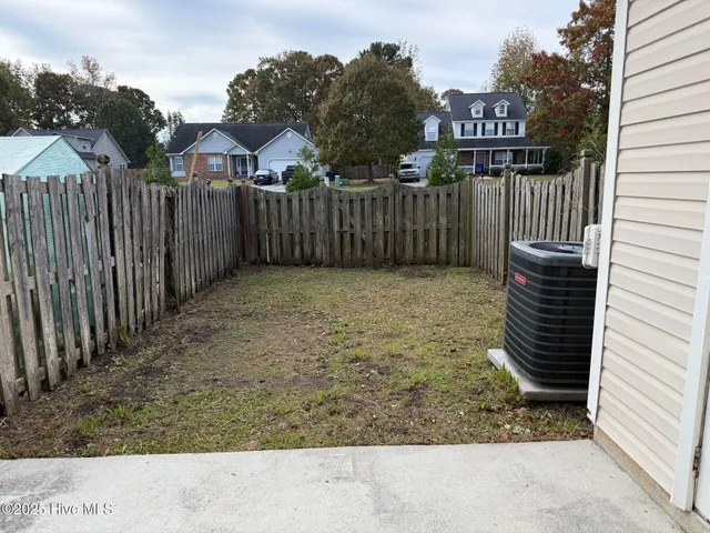 $1,195 | 303 Timberlake Trail, Jacksonville, NC 28546