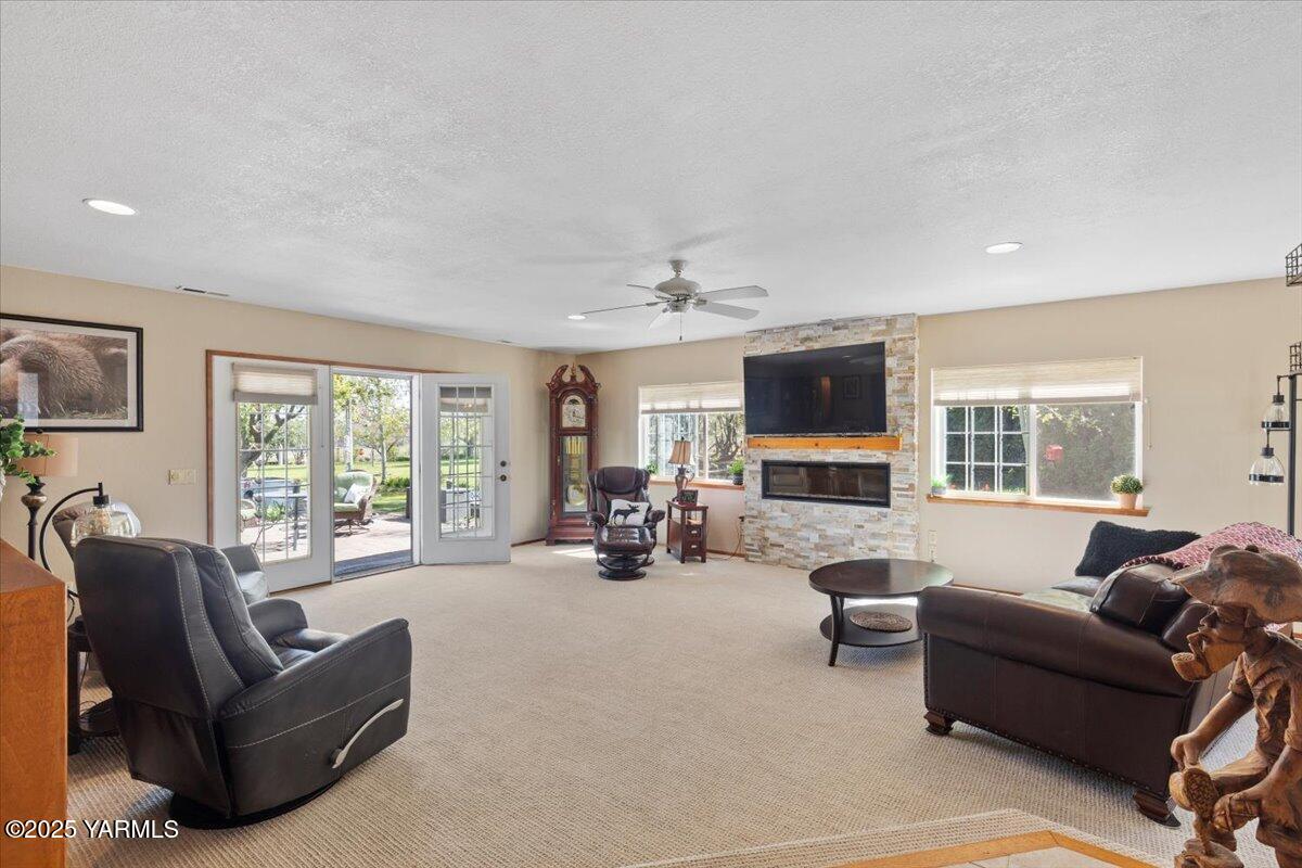 10401 North 1739 Pr Road Grandview, WA 98930 - Photo 15 of 80 52-10401 1739th-009