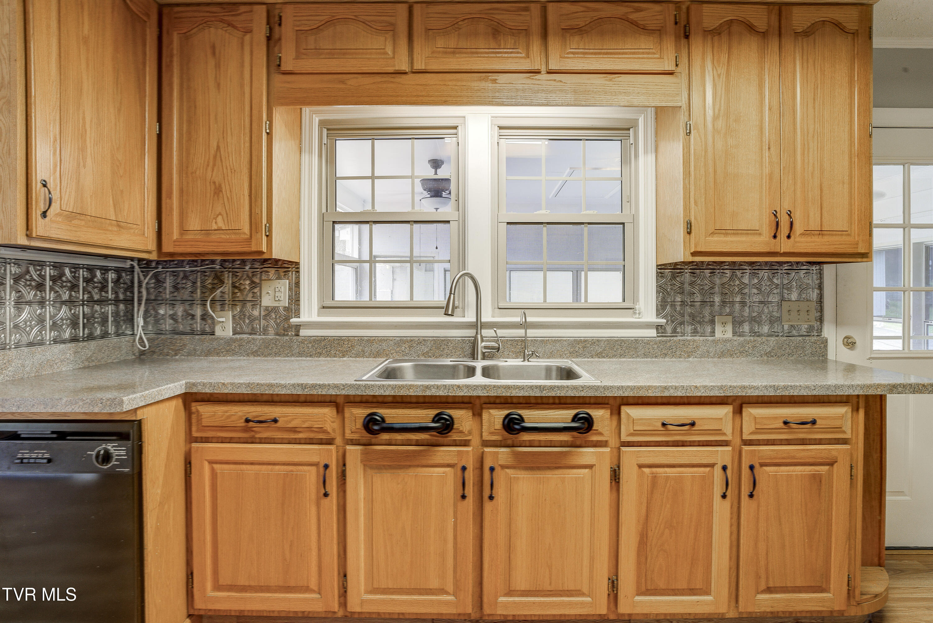 1208 Robinhood Road Greeneville, TN 37745 - Photo 12 of 60 Robinhood-INTERIOR-7