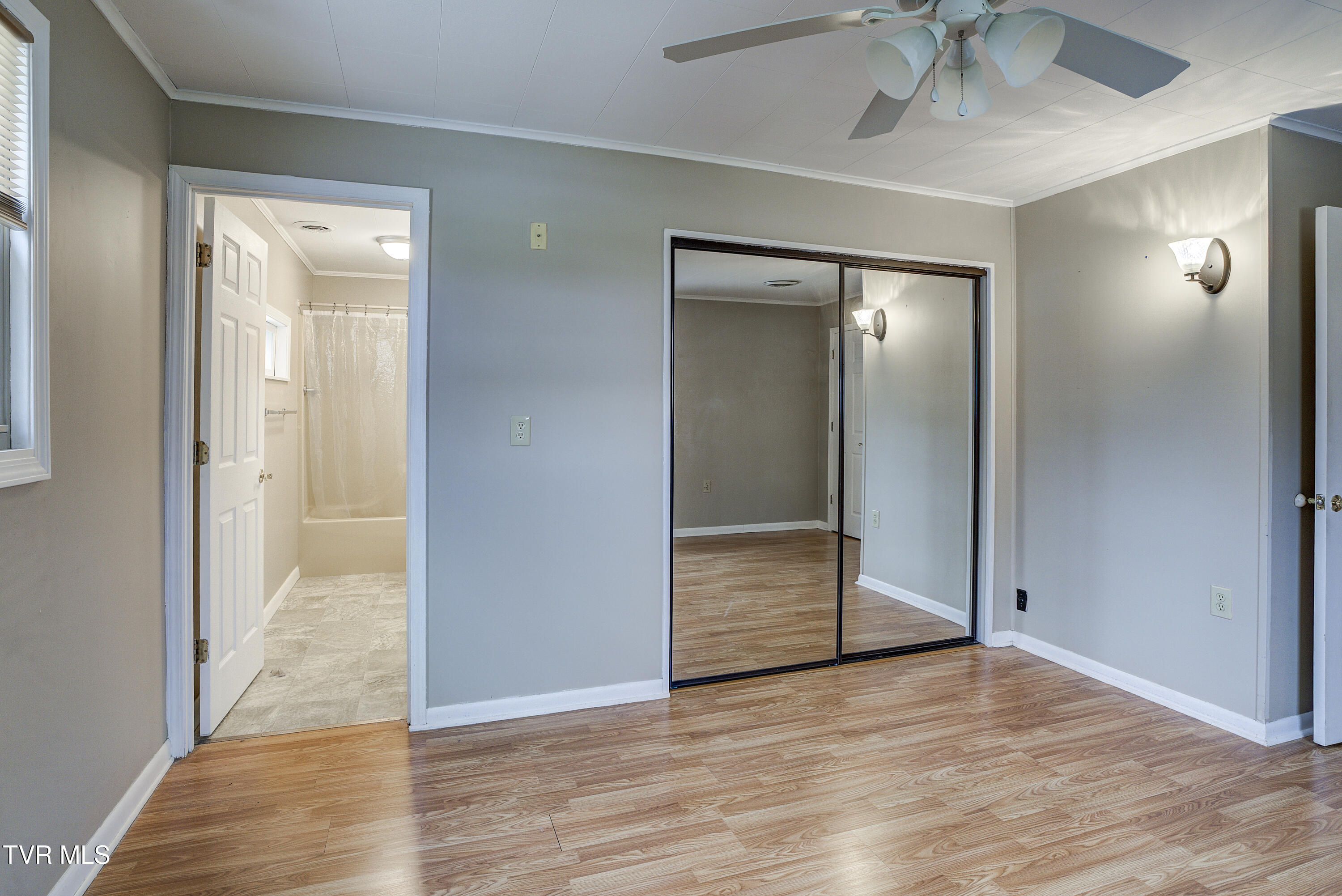 1208 Robinhood Road Greeneville, TN 37745 - Photo 27 of 60 Robinhood-INTERIOR-23