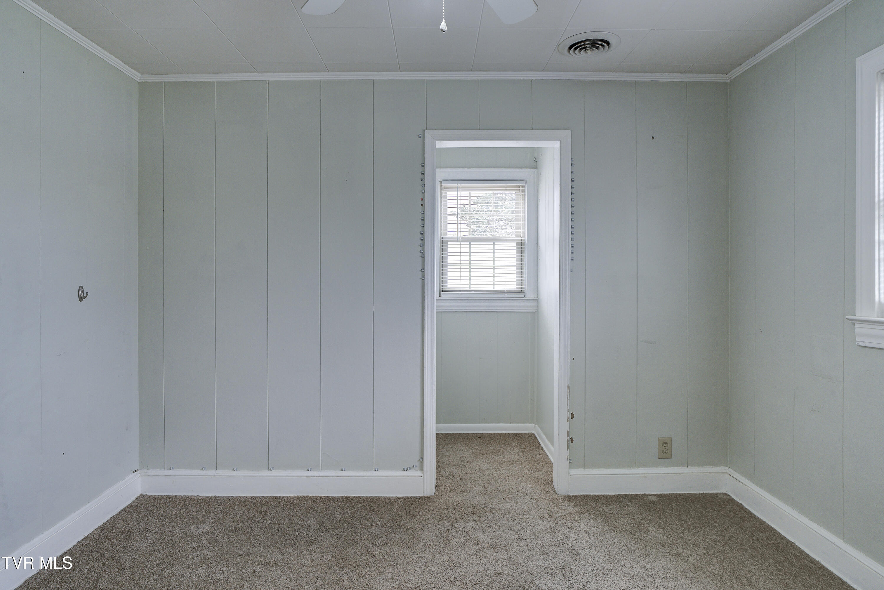 1208 Robinhood Road Greeneville, TN 37745 - Photo 31 of 60 Robinhood-INTERIOR-17