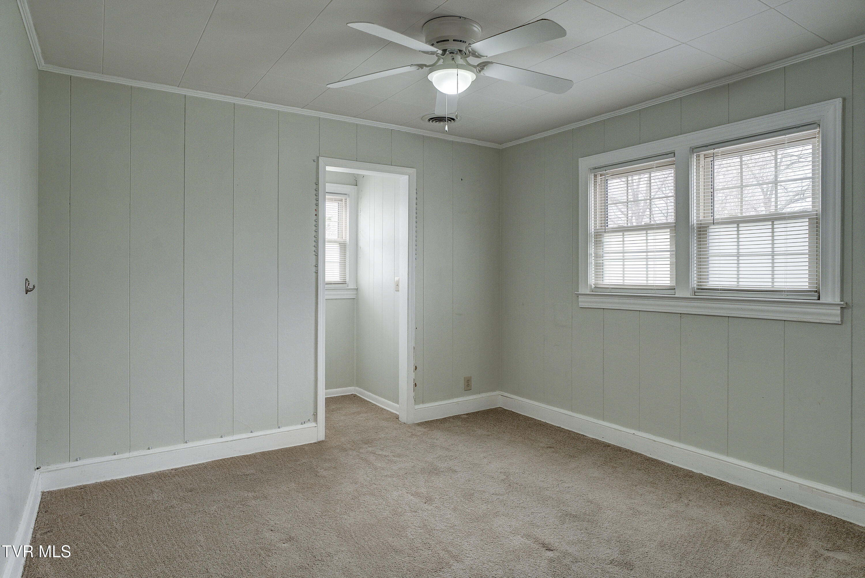1208 Robinhood Road Greeneville, TN 37745 - Photo 32 of 60 Robinhood-INTERIOR-16