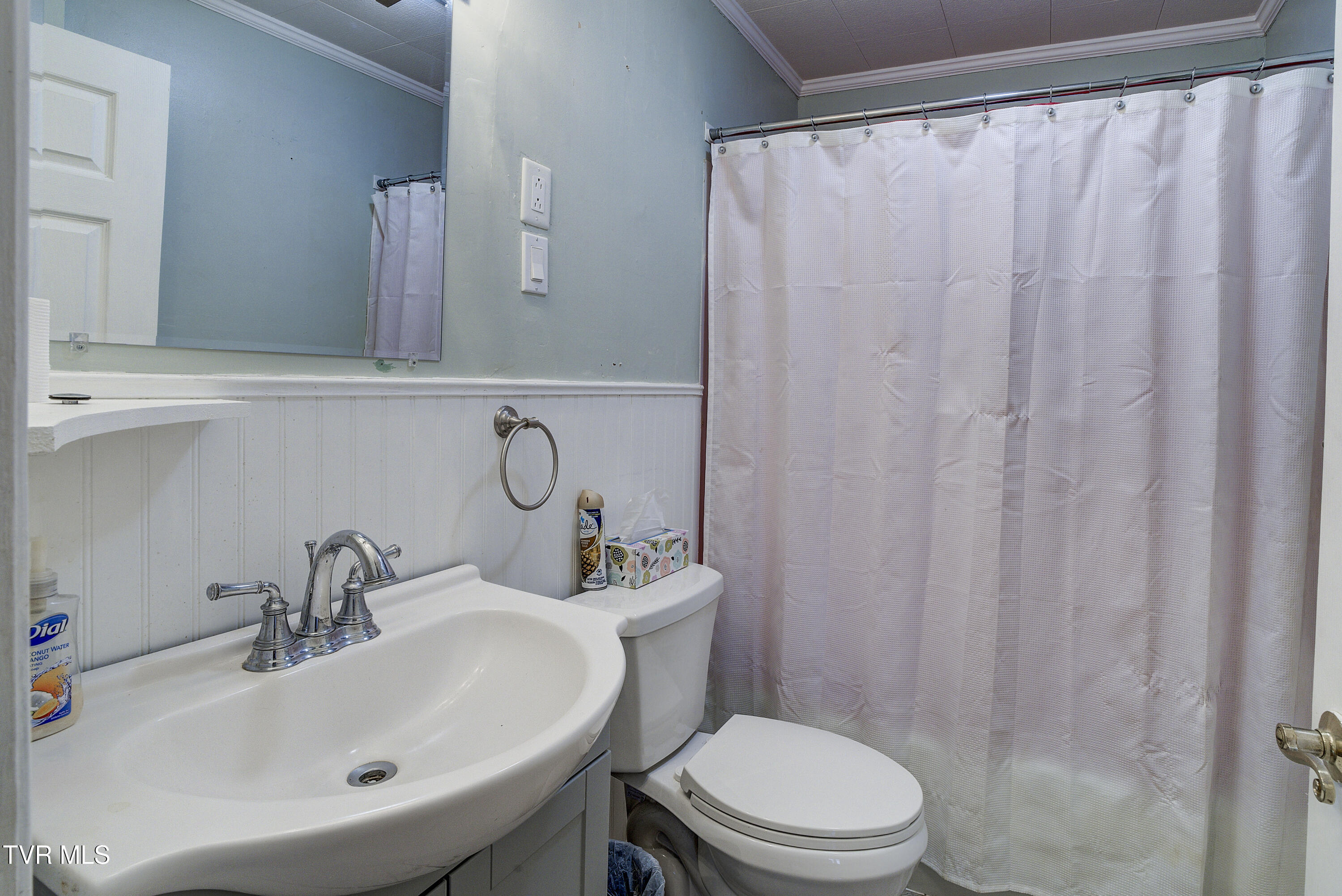 1208 Robinhood Road Greeneville, TN 37745 - Photo 36 of 60 Robinhood-INTERIOR-15