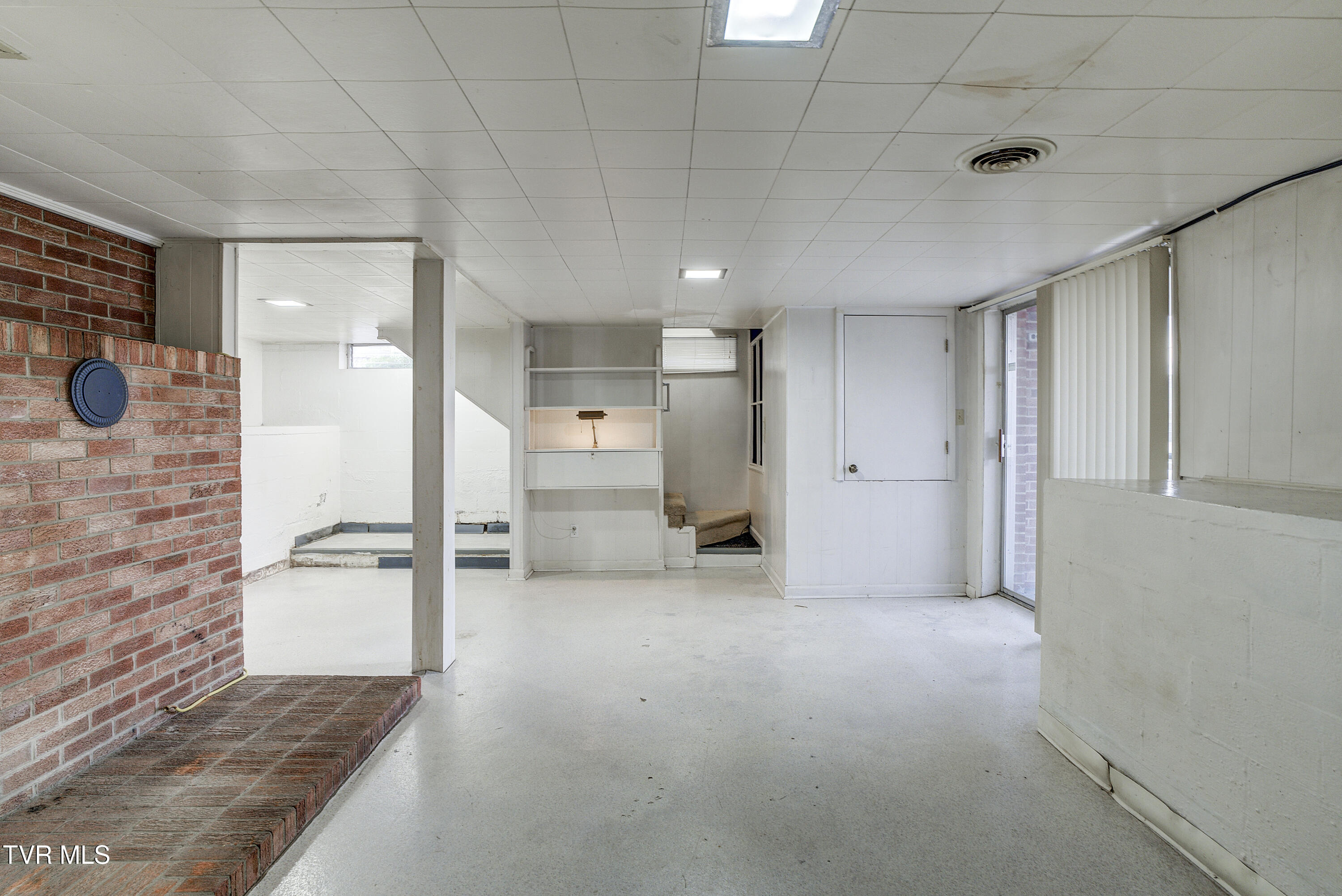 1208 Robinhood Road Greeneville, TN 37745 - Photo 43 of 60 Robinhood-INTERIOR-34