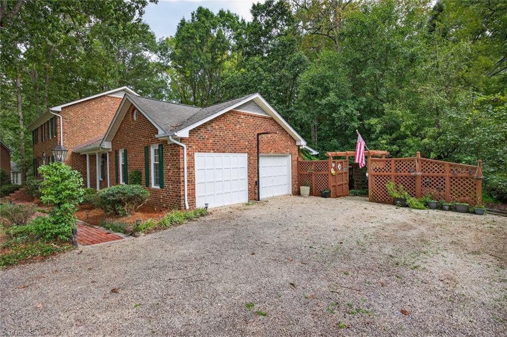 3803 Oakcliffe Road Greensboro, NC 27406 - Photo 6 of 48 Gallery Image 6