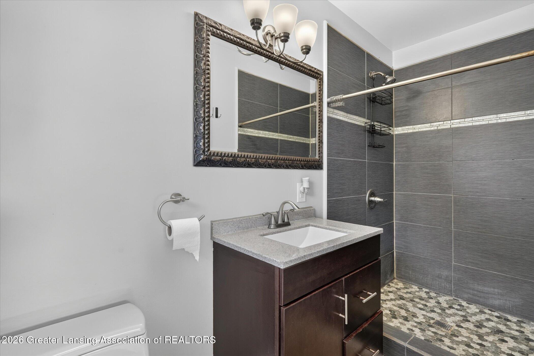 1434 Petts Road Fenton, MI 48430 - Photo 25 of 74 Primary Bathroom