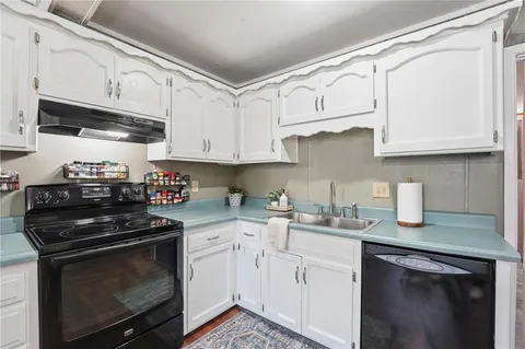 $215,000 | 609 East Bristol Lane, Olathe, KS 66061