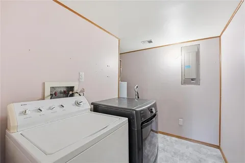 $215,000 | 609 East Bristol Lane, Olathe, KS 66061