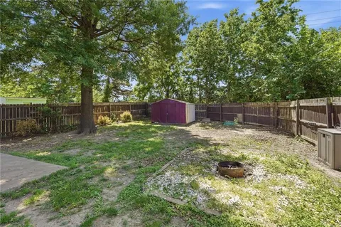 $215,000 | 609 East Bristol Lane, Olathe, KS 66061