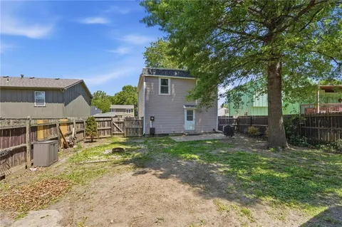 $215,000 | 609 East Bristol Lane, Olathe, KS 66061