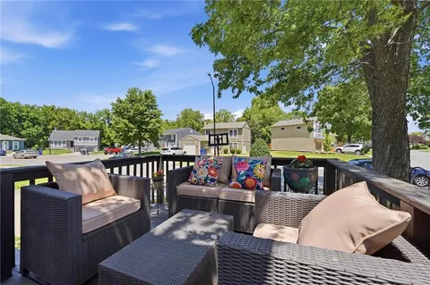 $215,000 | 609 East Bristol Lane, Olathe, KS 66061