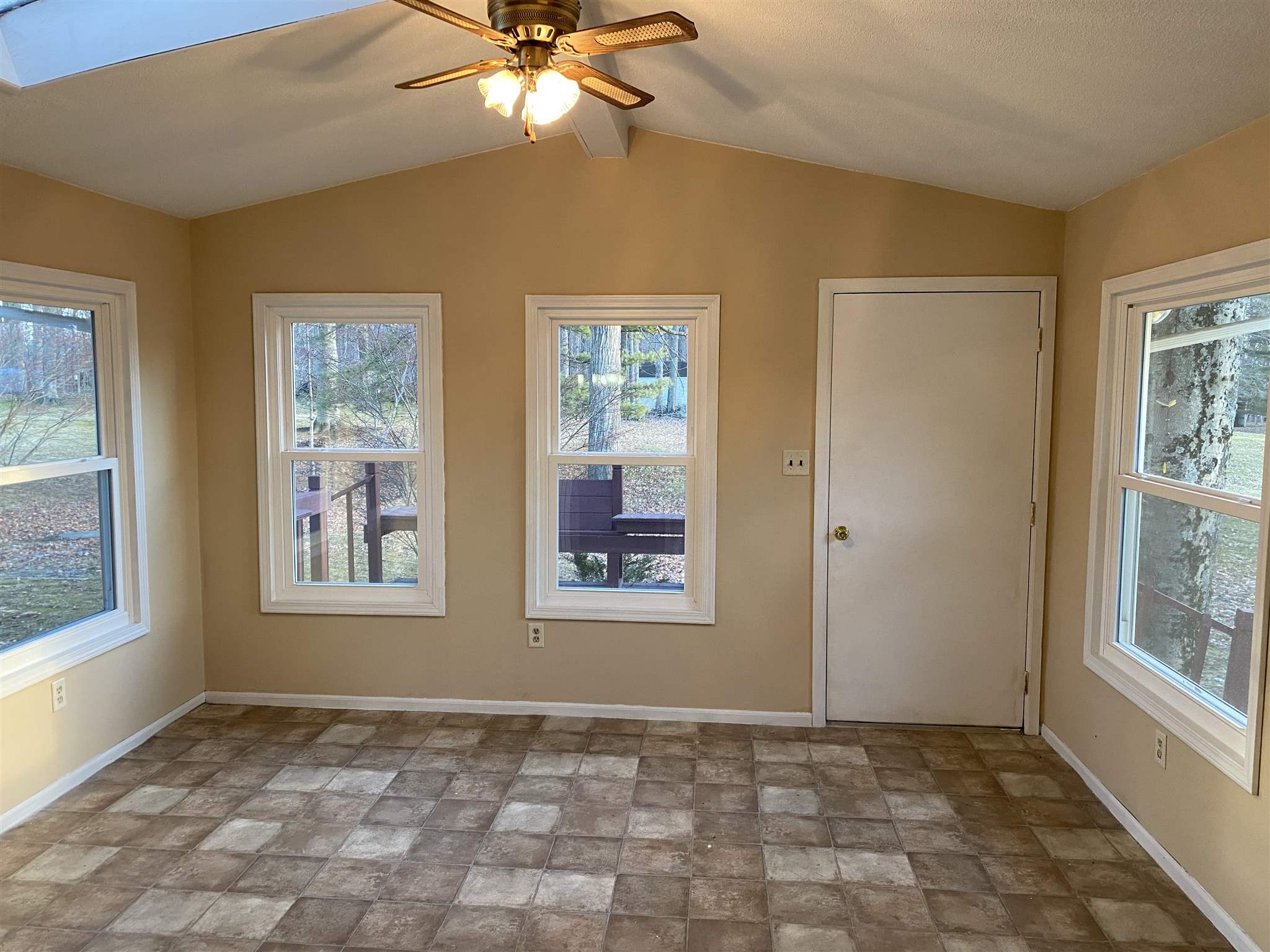 1419 Simon Road Huntertown, IN 46748 - Photo 10 of 35