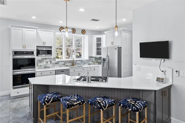 $949,000 | 2905 Bayshore Vista Drive, Tampa, FL 33611