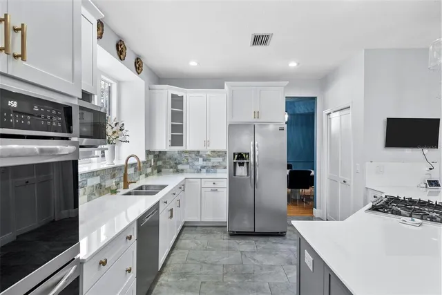 $949,000 | 2905 Bayshore Vista Drive, Tampa, FL 33611