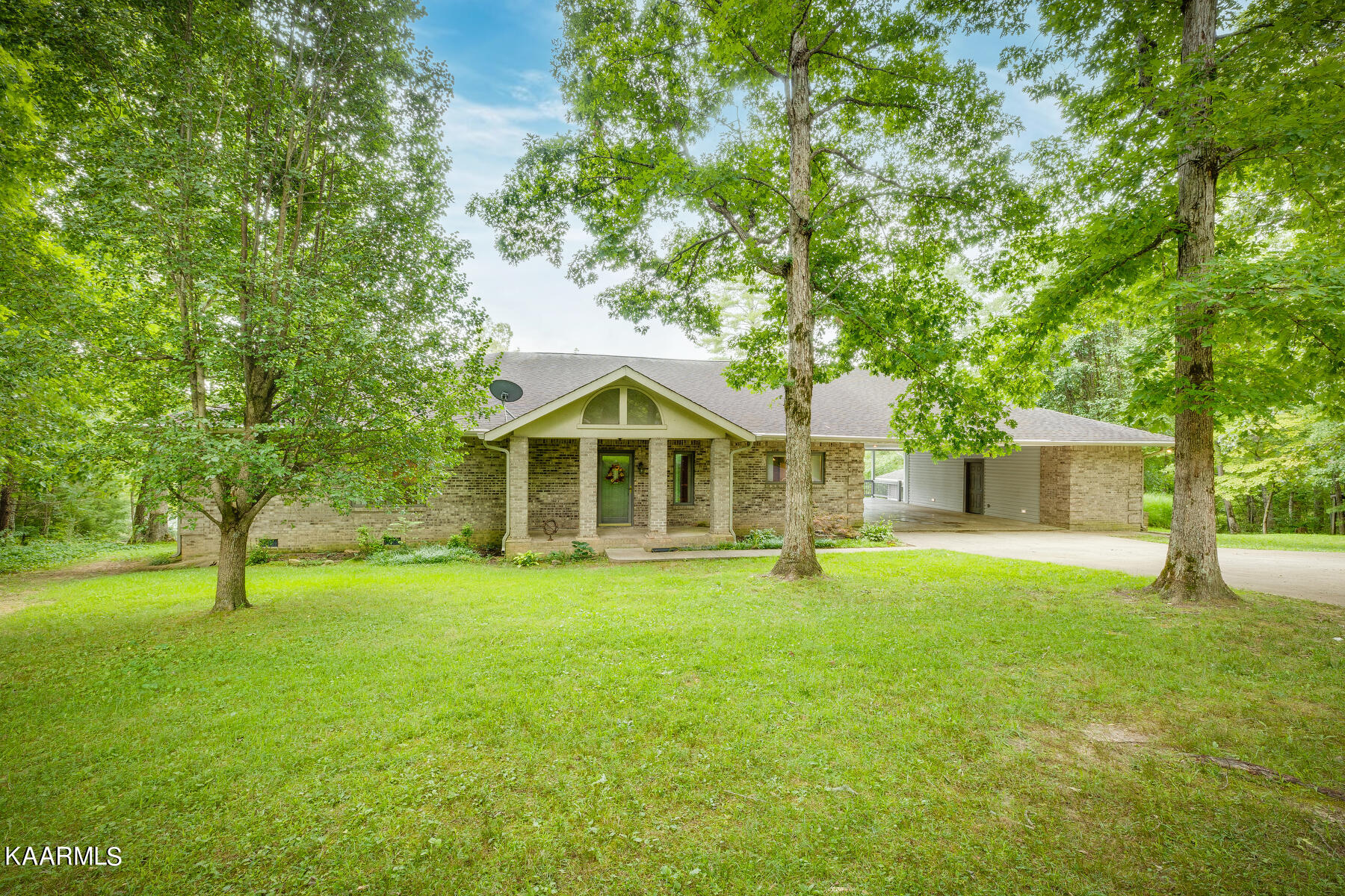 704 Cooper Lake Road Oneida, TN 37841 - Photo 18 of 37 001