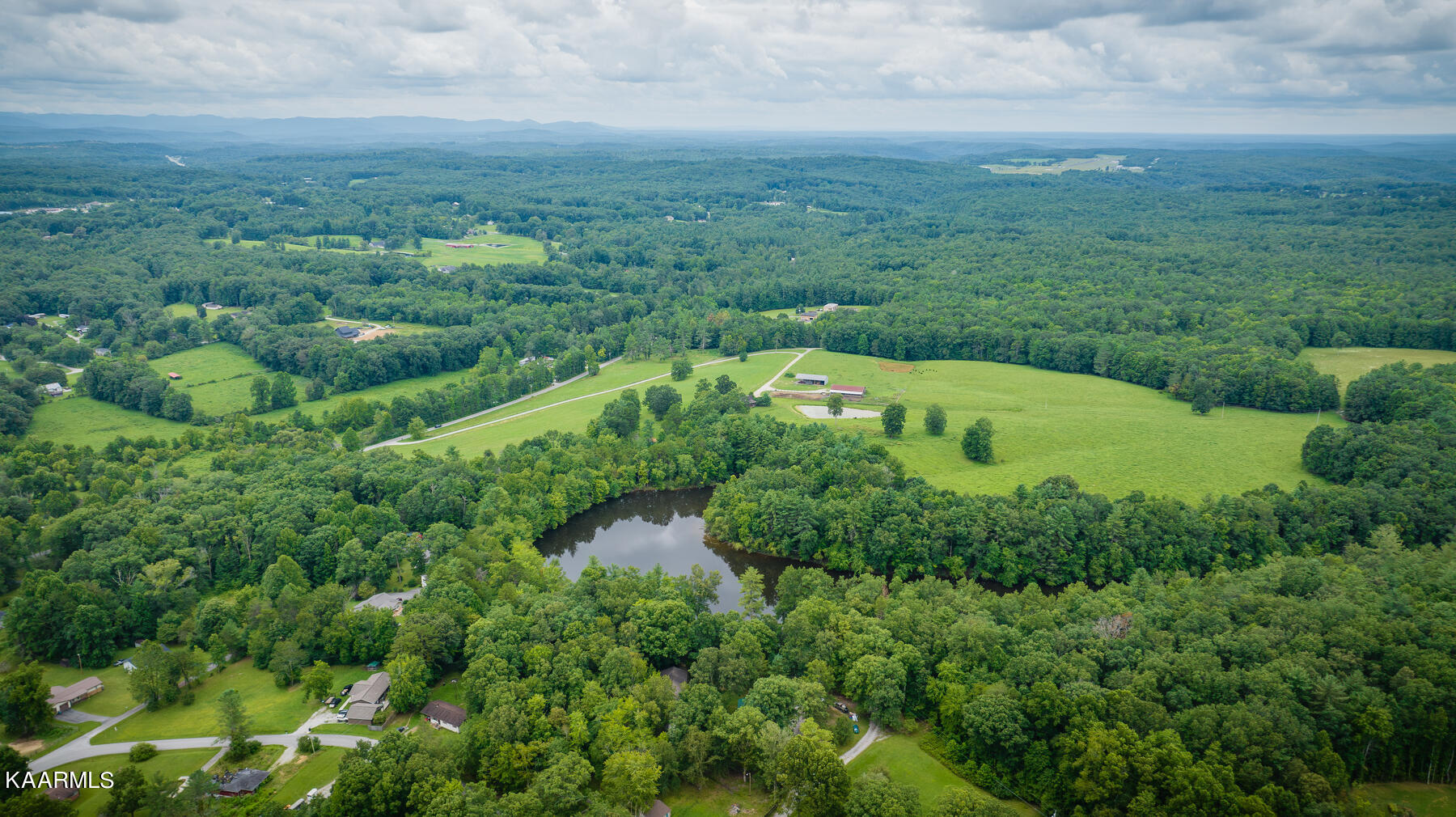 704 Cooper Lake Road Oneida, TN 37841 - Photo 35 of 37 103