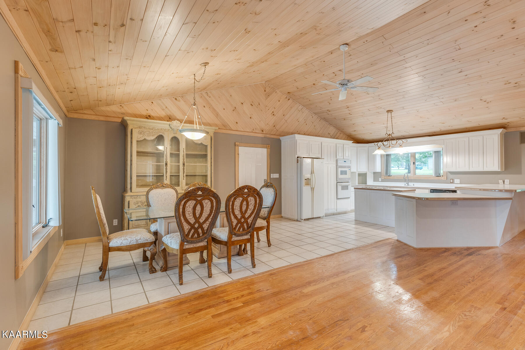 704 Cooper Lake Road Oneida, TN 37841 - Photo 5 of 37 016