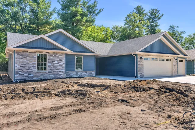 $399,900 | 1611 Elderberry Street Southeast, De Motte, IN 46310