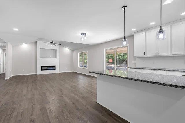 $399,900 | 1611 Elderberry Street Southeast, De Motte, IN 46310