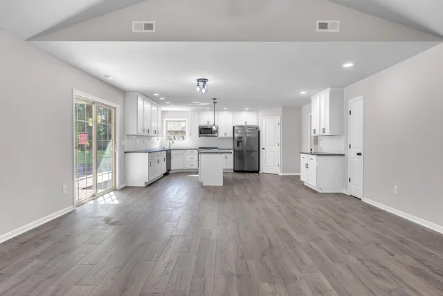 $399,900 | 1611 Elderberry Street Southeast, De Motte, IN 46310