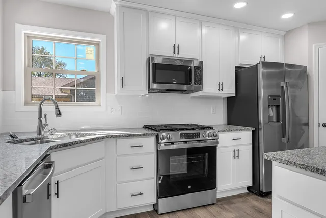 $399,900 | 1611 Elderberry Street Southeast, De Motte, IN 46310