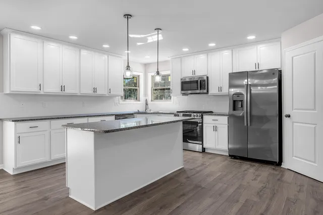 $399,900 | 1611 Elderberry Street Southeast, De Motte, IN 46310