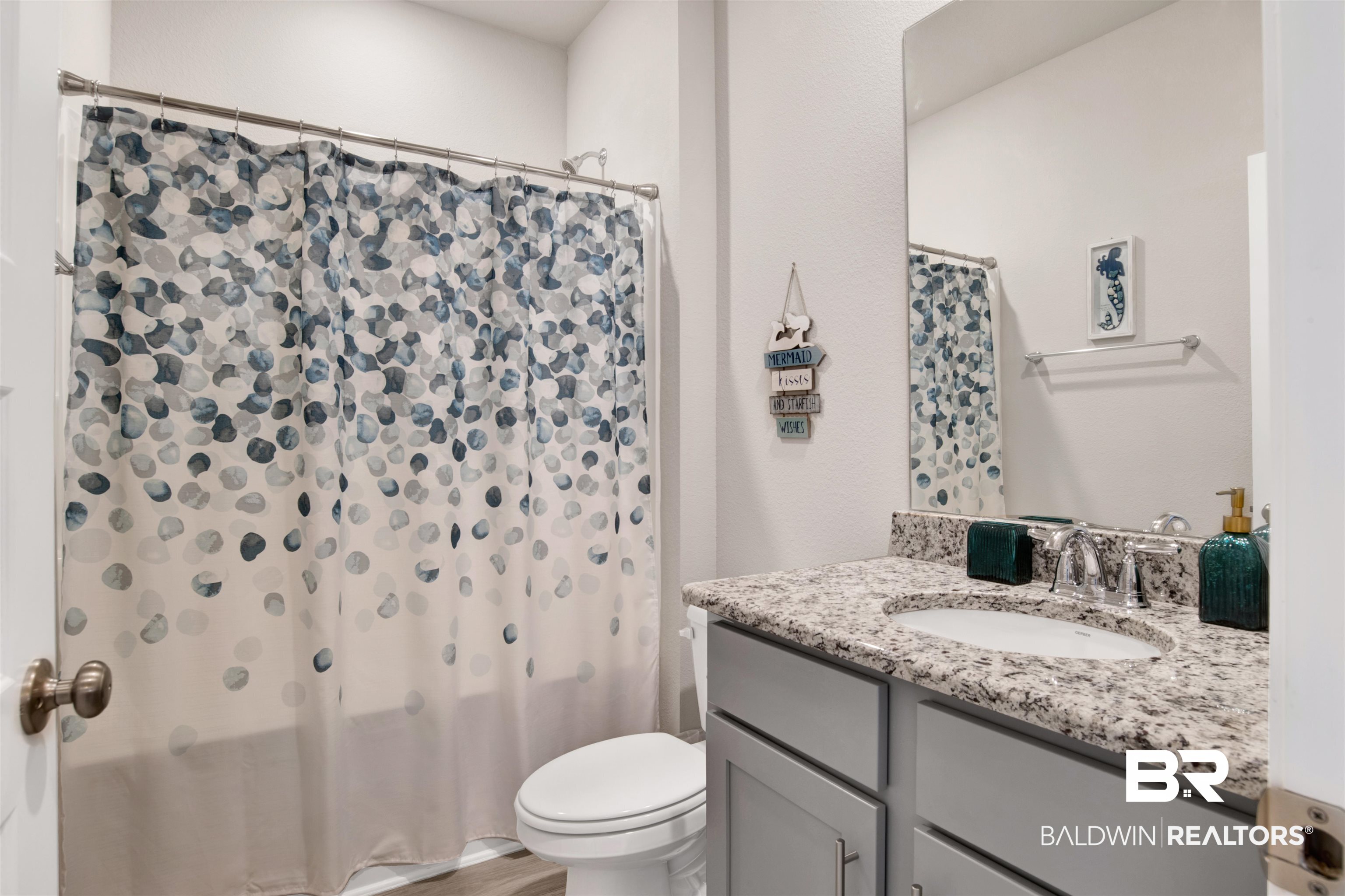 8507 Bronze Lane Foley, AL 36535 - Photo 33 of 48 Guest Bathroom