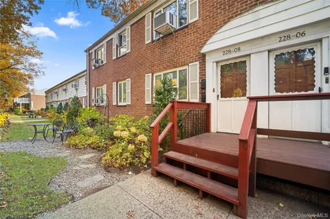 $349,000 | 228-08 Stronghurst Avenue, Unit LOWR | Bellerose